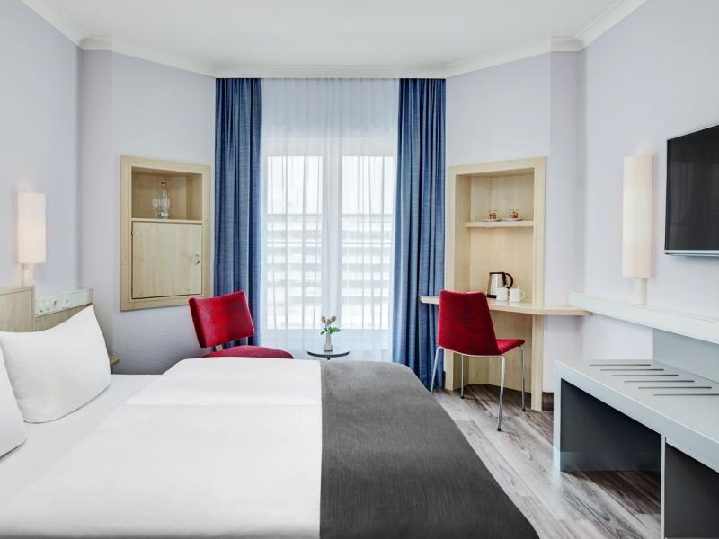 Intercityhotel Hamburg Altona Exteriör bild